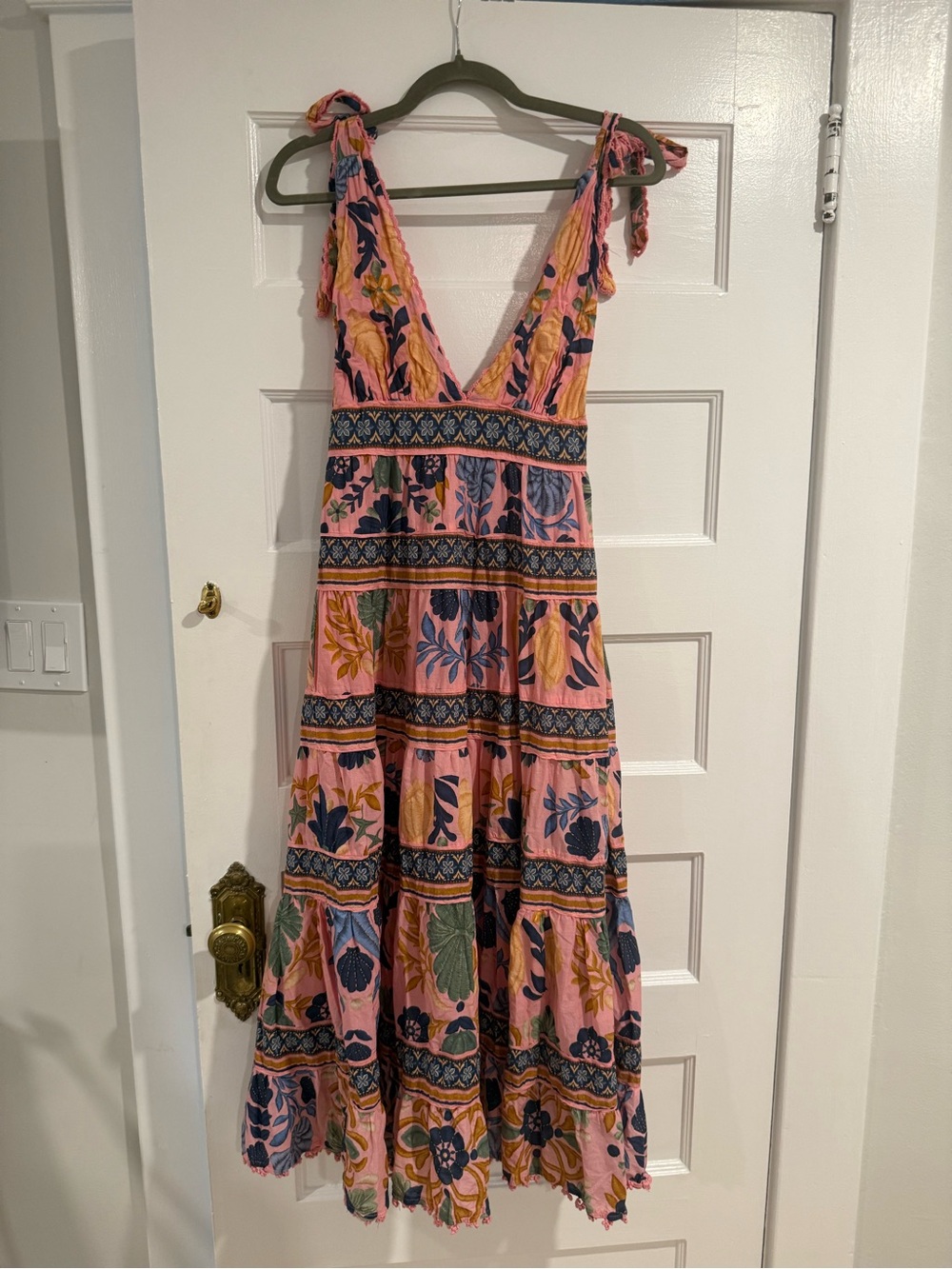 FARM RIO Seashell Tapestry Pink Midi-Dress - Picture 4 of 7